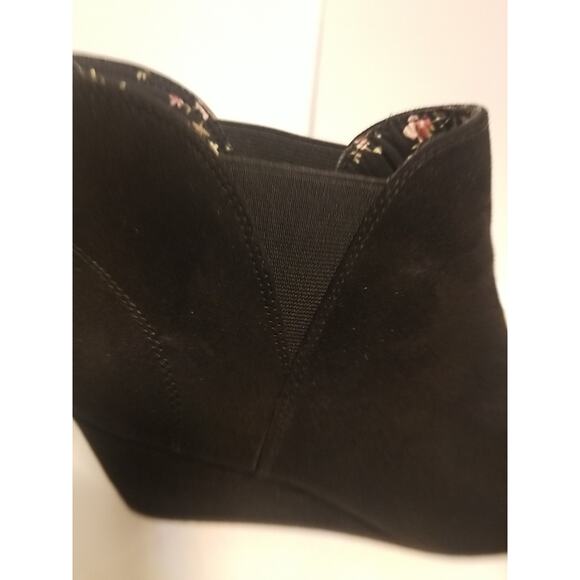 Maurices black wedge booties womens size 12M Round Toe Excellent Shape - Picture 5 of 7